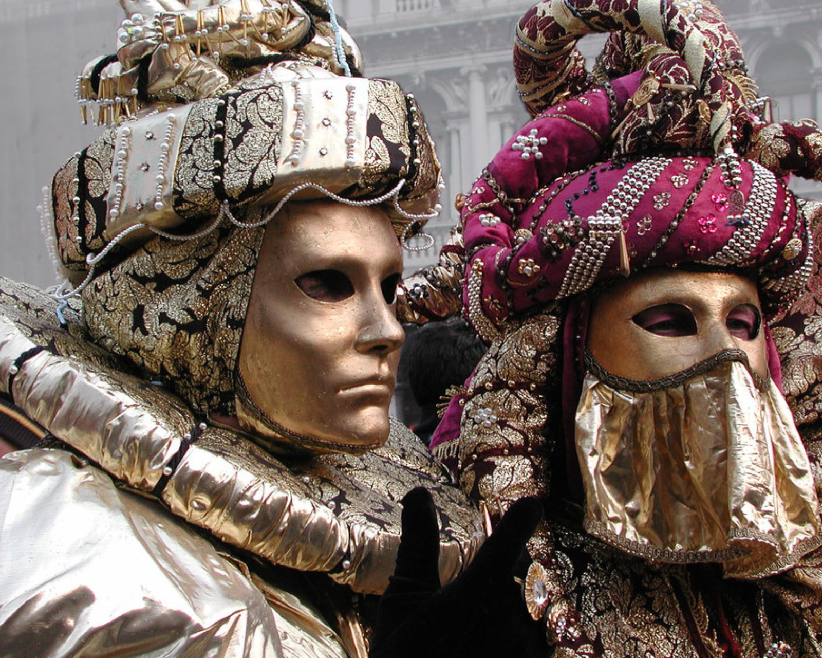 Das Venice Carnival Mask Wallpaper 1600x1280
