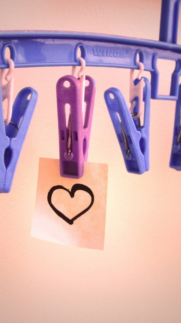 Das Love Clothespin Wallpaper 360x640