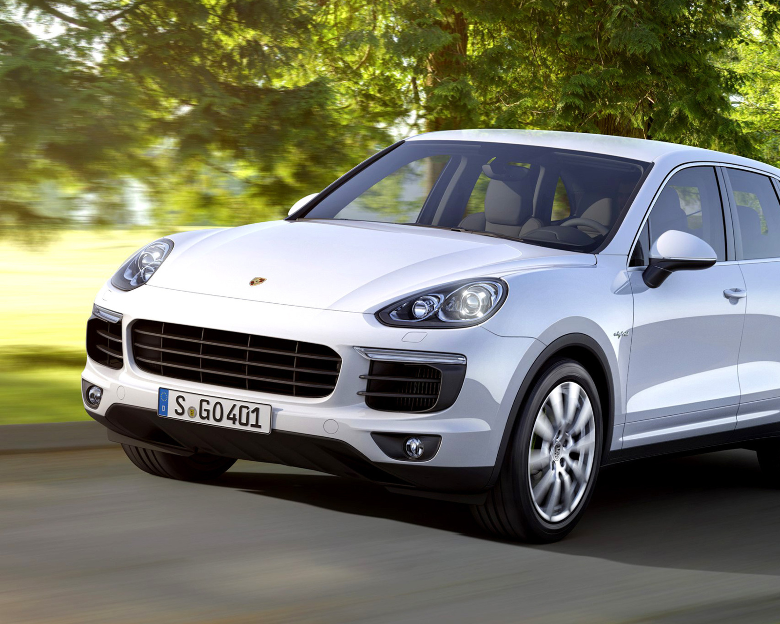 Screenshot №1 pro téma Porsche Cayenne 2015 1600x1280