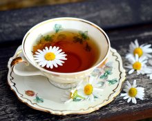 Обои Tea with daisies 220x176