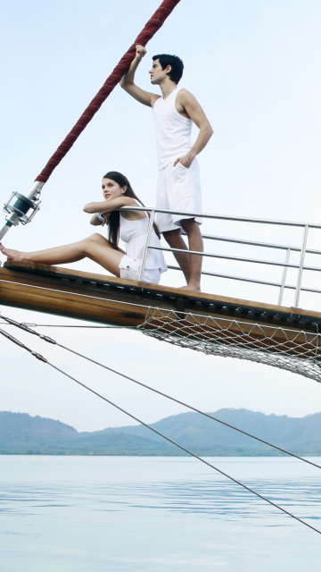 Fondo de pantalla Two Sailors On Yacht 360x640