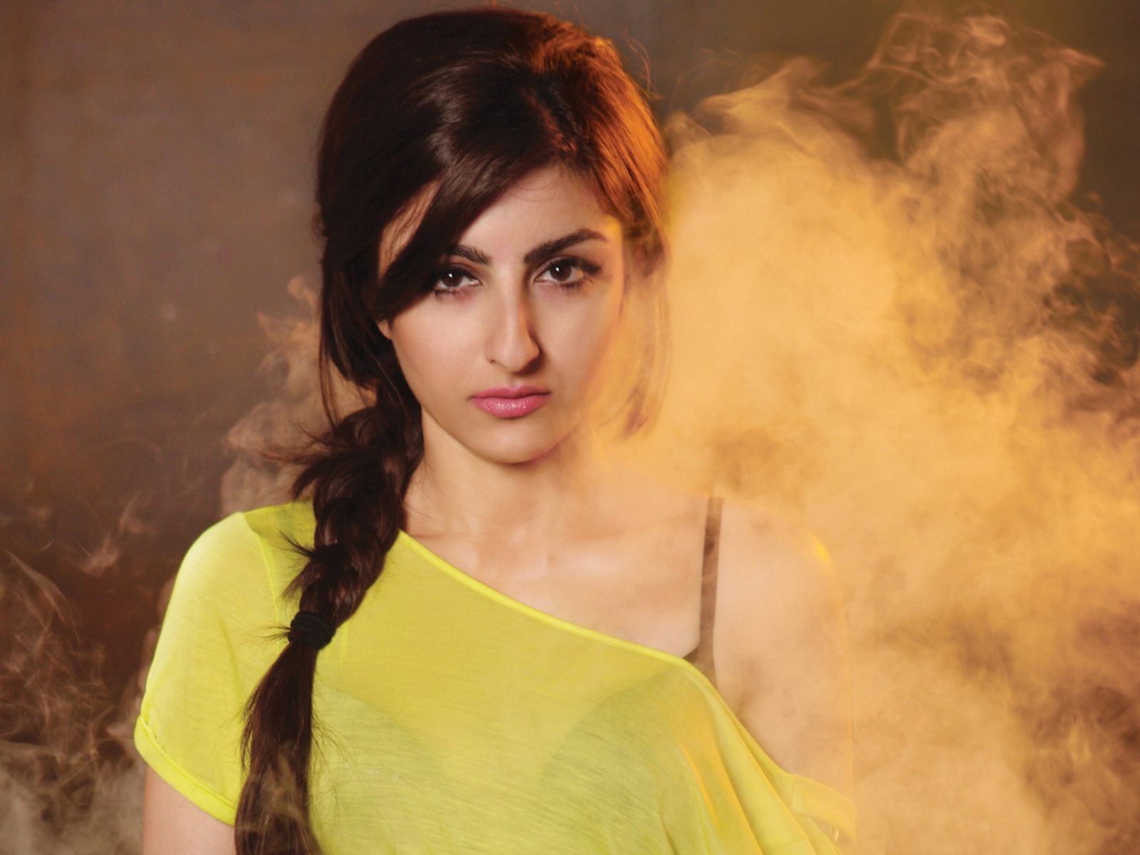 Screenshot №1 pro téma Soha Ali Khan 1600x1200