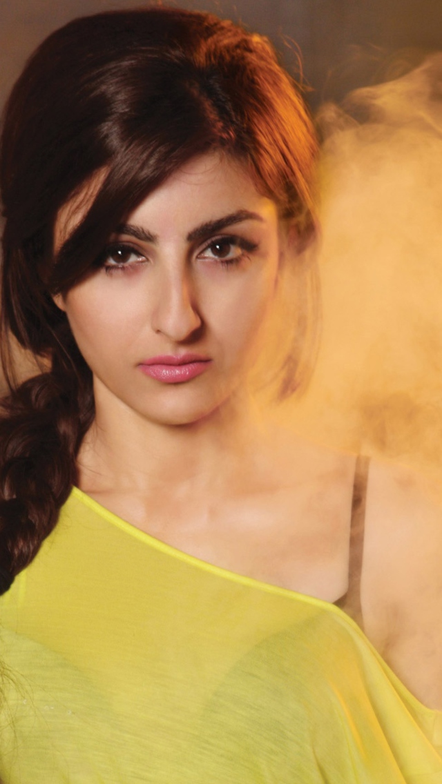 Soha Ali Khan screenshot #1 640x1136