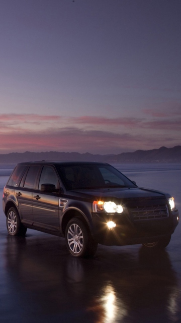 Sfondi Car On Water At Sunset 360x640