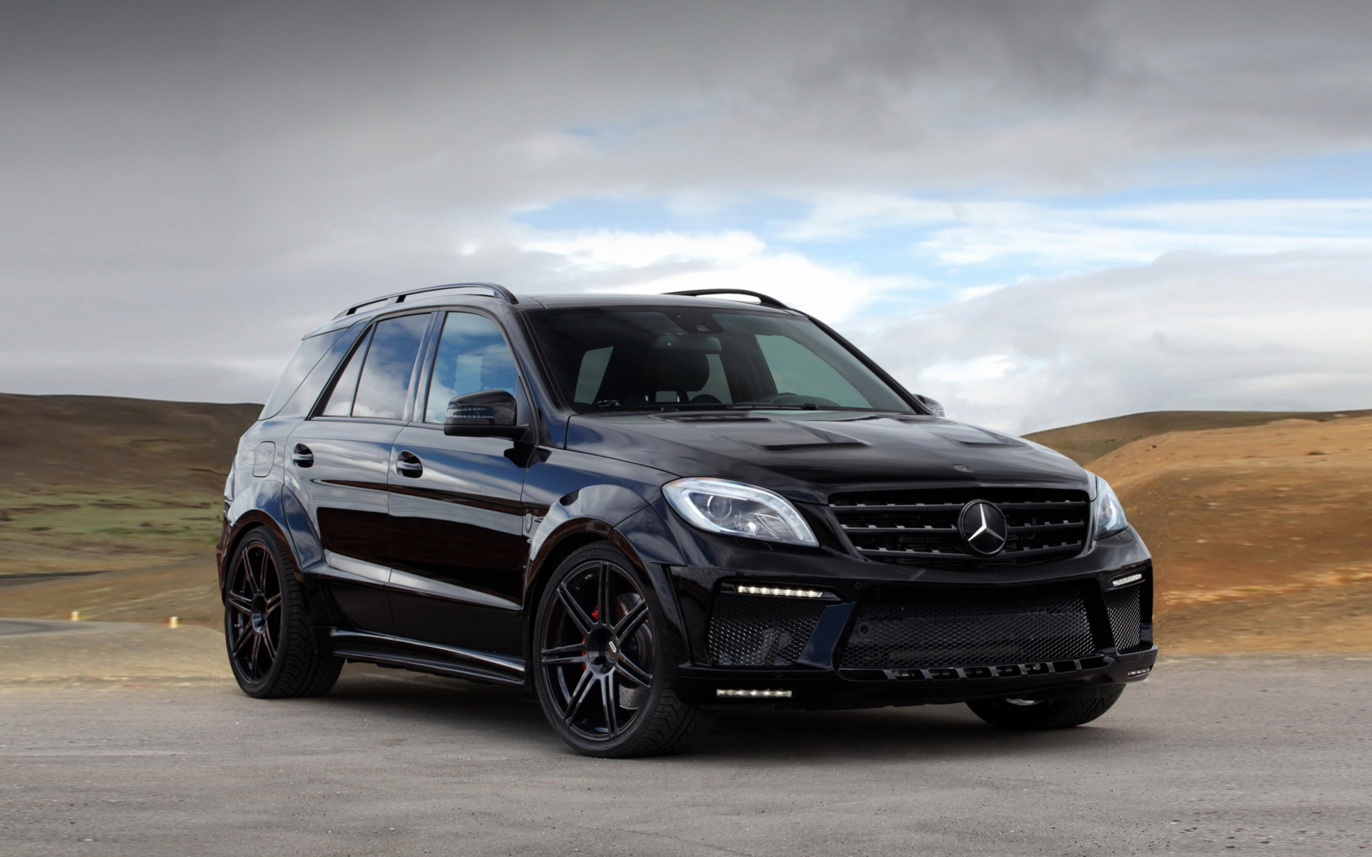 Das Mercedes-Benz ML Tuning Wallpaper 1920x1200