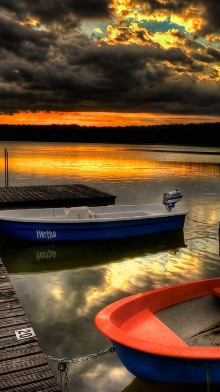 Silent Evening Boats HD Wallpaper screenshot #1 750x1334
