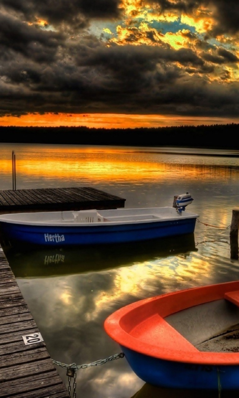 Silent Evening Boats HD Wallpaper screenshot #1 768x1280