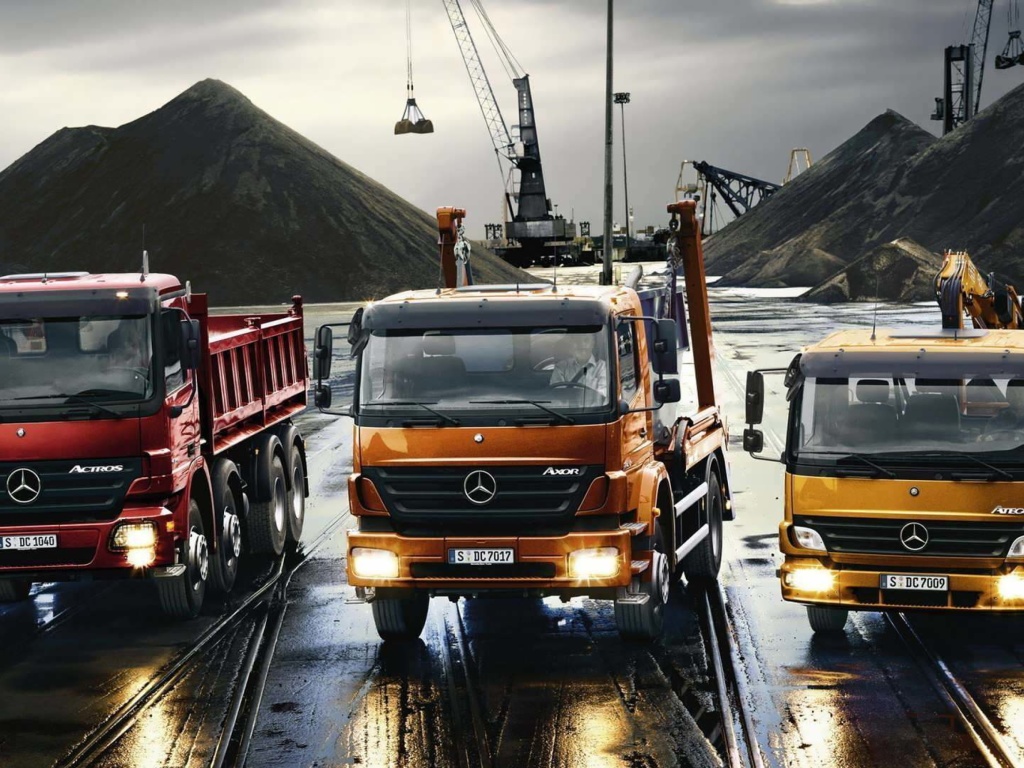 Fondo de pantalla Mercedes Trucks 1024x768