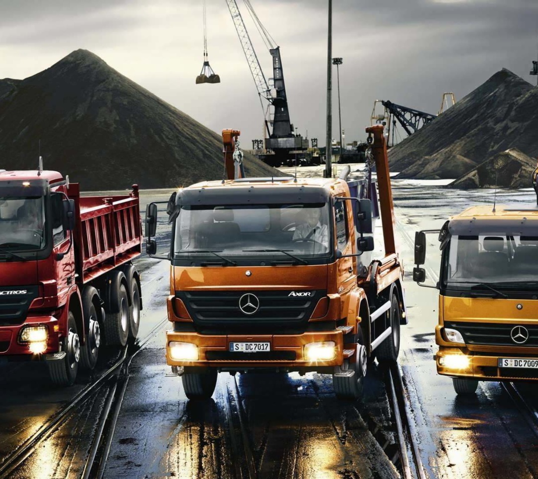 Das Mercedes Trucks Wallpaper 1080x960