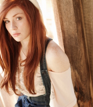 Redhead Country Girl - Obrázkek zdarma pro 240x320