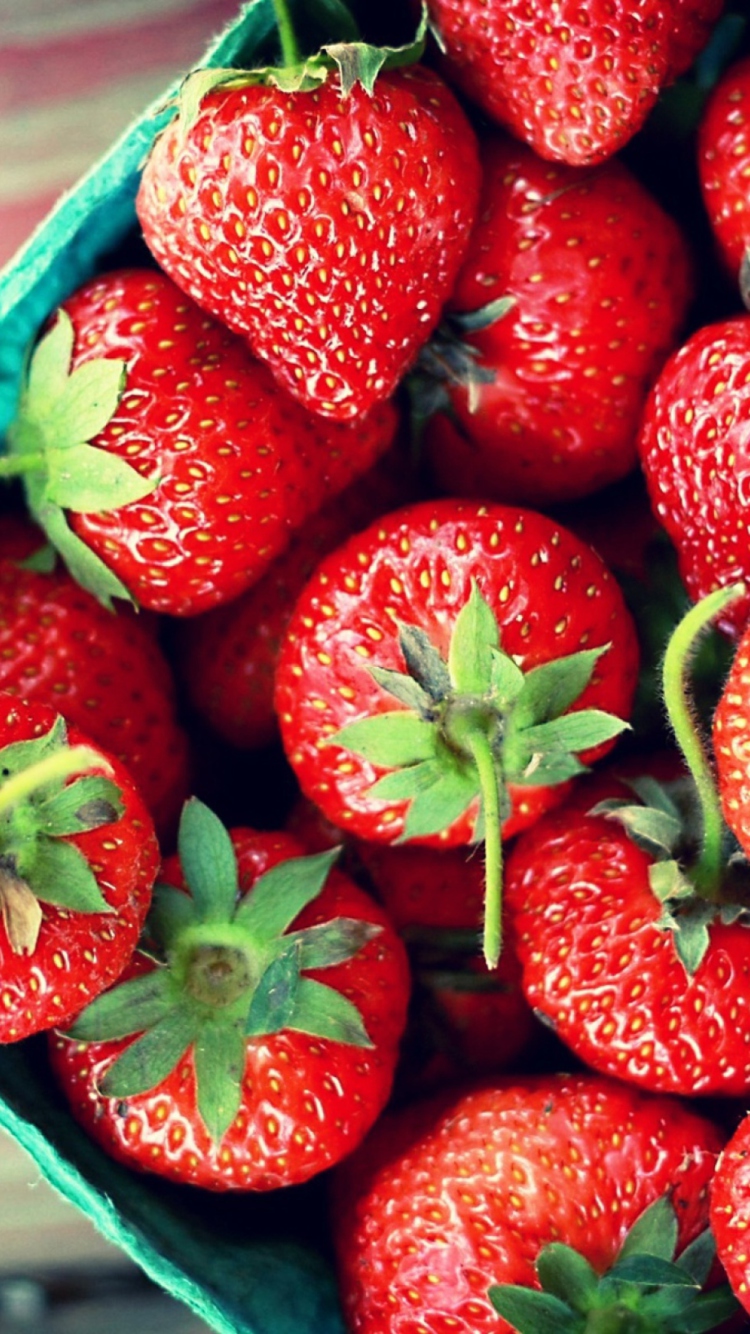 Screenshot №1 pro téma Box Of Strawberries 750x1334