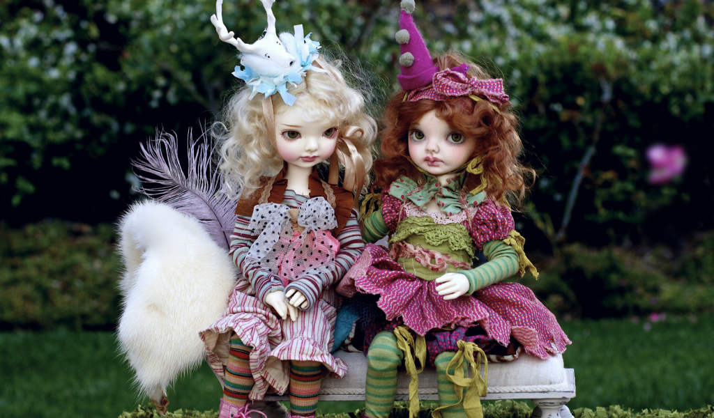 Screenshot №1 pro téma Dolls In Creative Costumes 1024x600