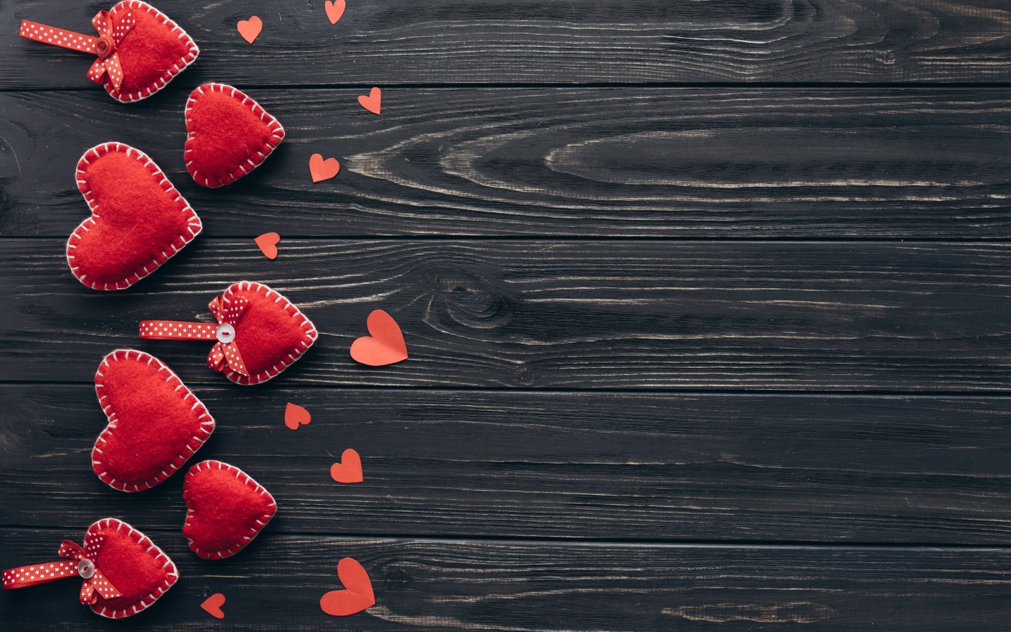 Обои Valentines Love Symbol Hearts 1440x900