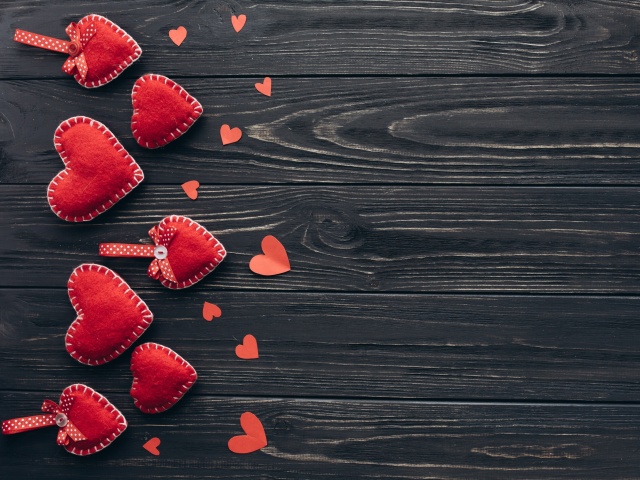 Обои Valentines Love Symbol Hearts 640x480