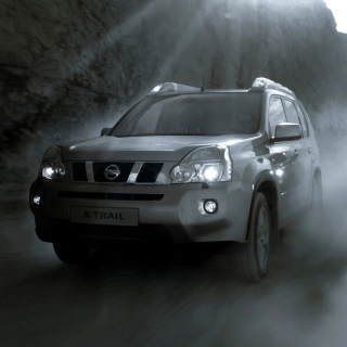 Nissan X-Trail in Fog - Obrázkek zdarma pro 1024x1024