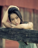 Das Asian Model Posing Wallpaper 128x160