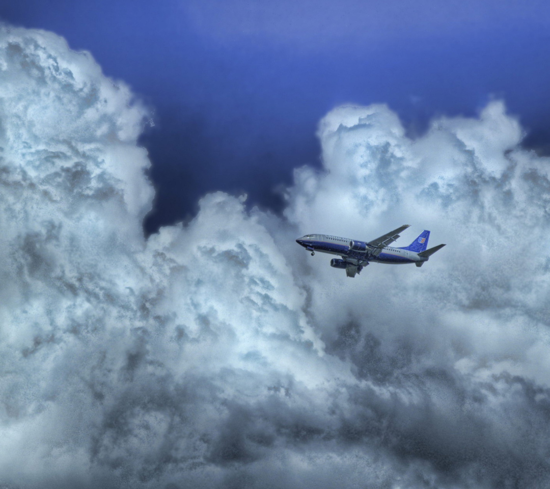 Fondo de pantalla Airplane In Clouds 1080x960