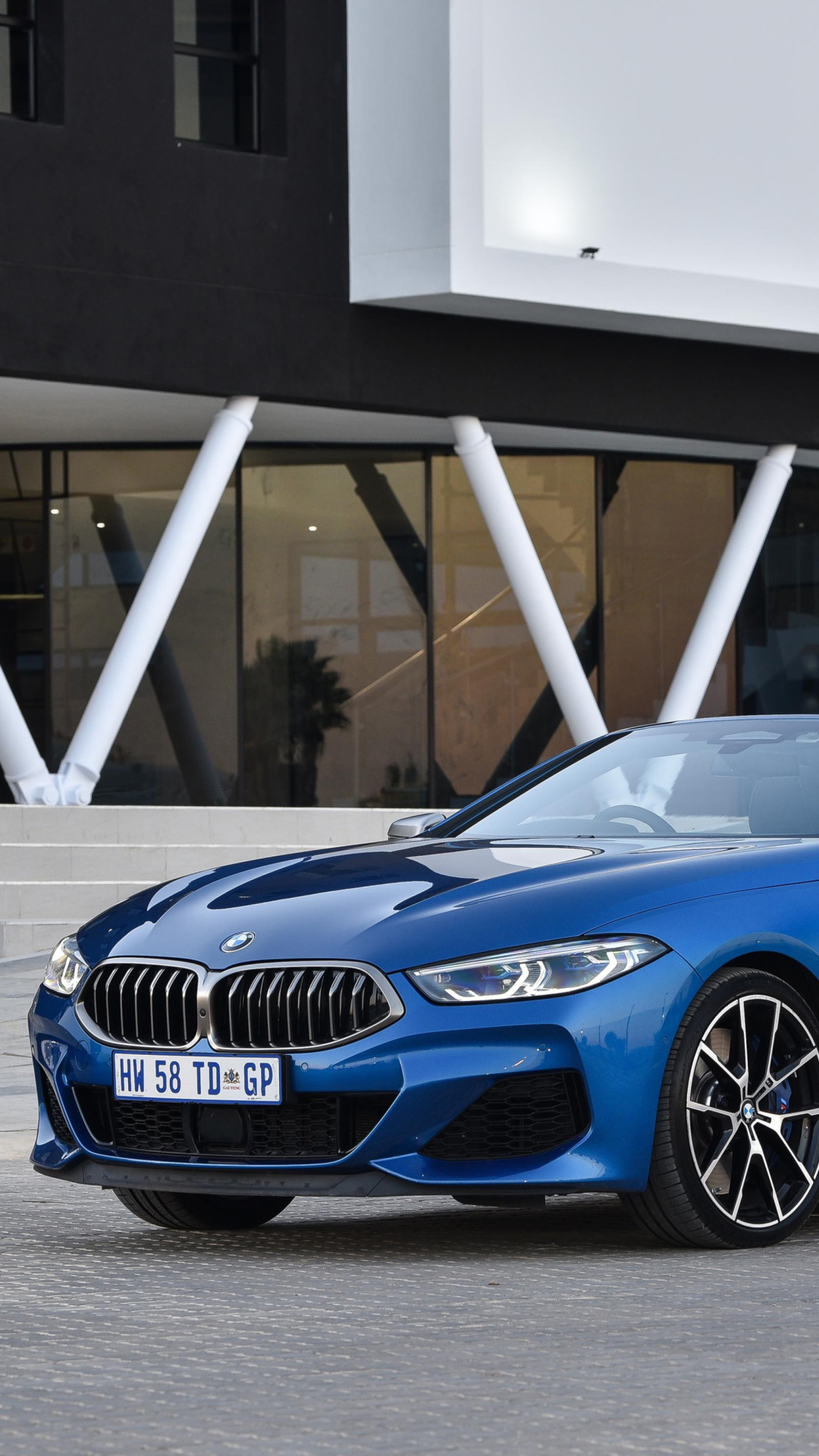 BMW M850i xDrive Cabrio screenshot #1 1080x1920