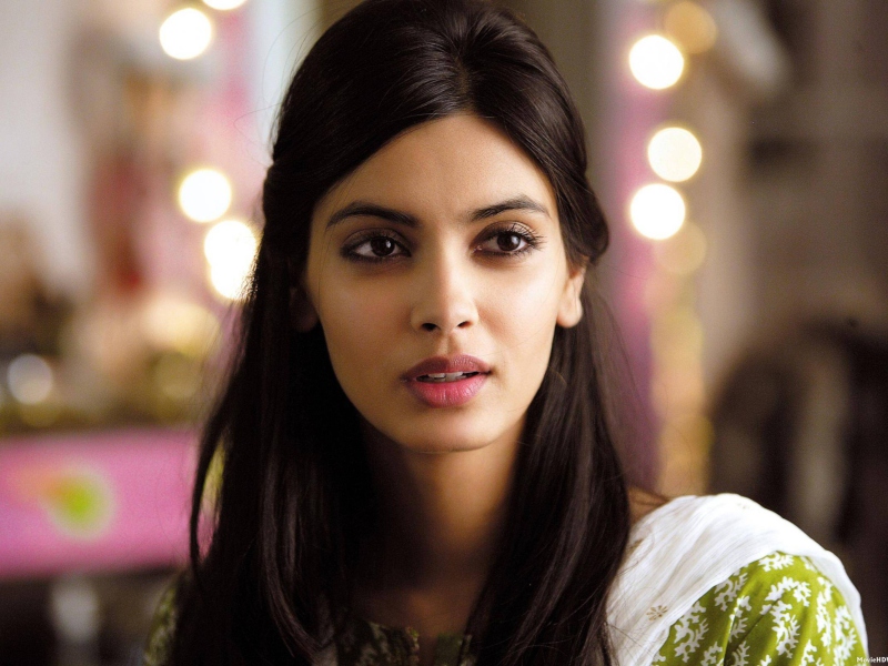 Screenshot №1 pro téma Diana Penty in Cocktail Movie 800x600