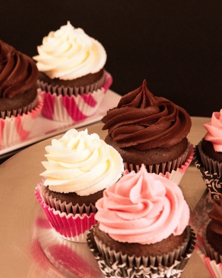 Kostenloses Cupcakes with Creme Wallpaper für iPhone 3G