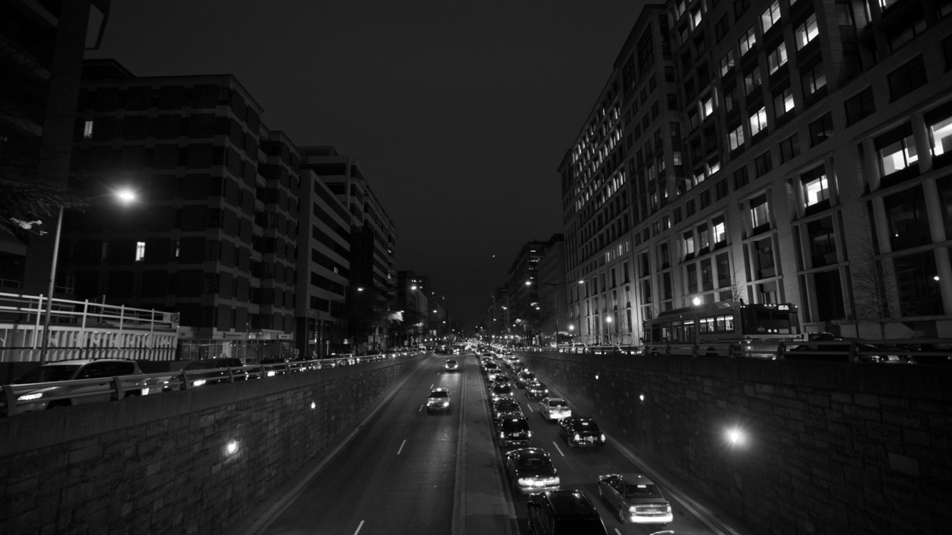 Screenshot №1 pro téma Black And White Cityscapes Lights 1366x768