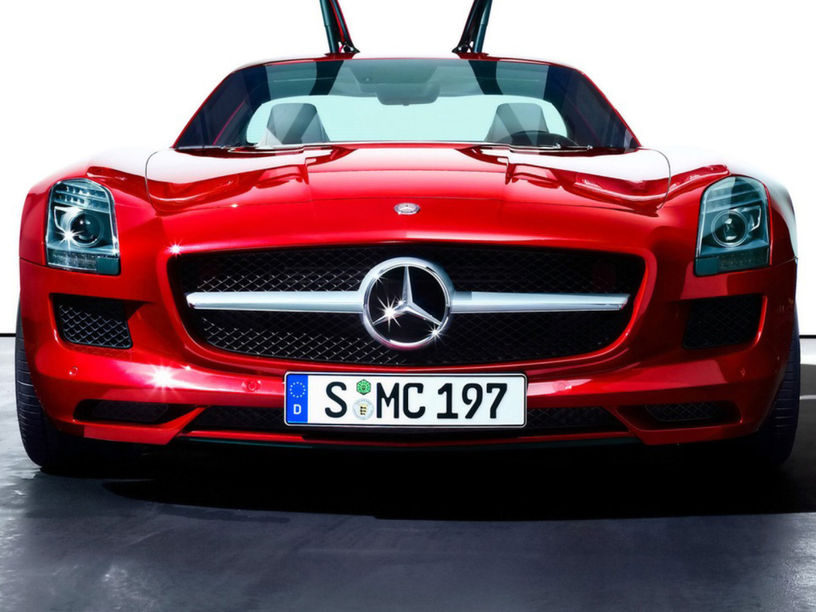 Red Mercedes Sls screenshot #1 1600x1200