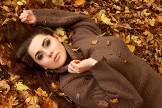 Girl Autumn - Obrázkek zdarma pro HTC Desire HD