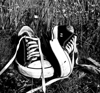 Kostenloses Chucks Schwarz Converse Wallpaper für iPad 3