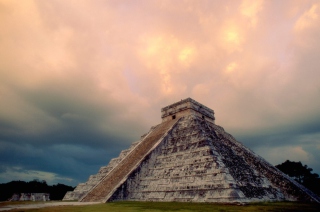 Chichen Itza Yucatan Mexico - El Castillo - Obrázkek zdarma pro 1366x768