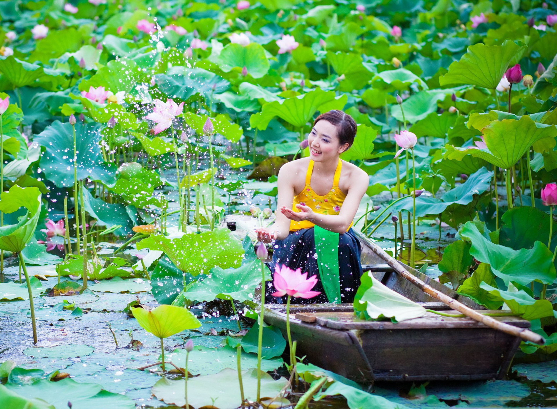 Cute Asian Girl In Boat wallpaper 1920x1408