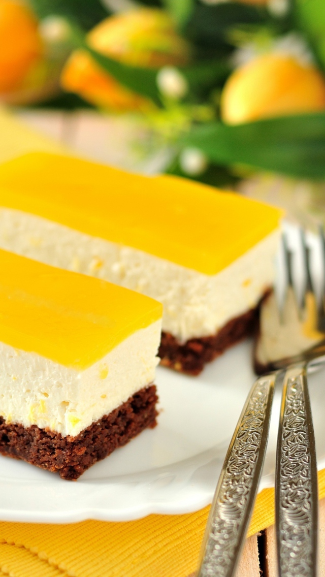 Yellow Souffle Dessert wallpaper 640x1136