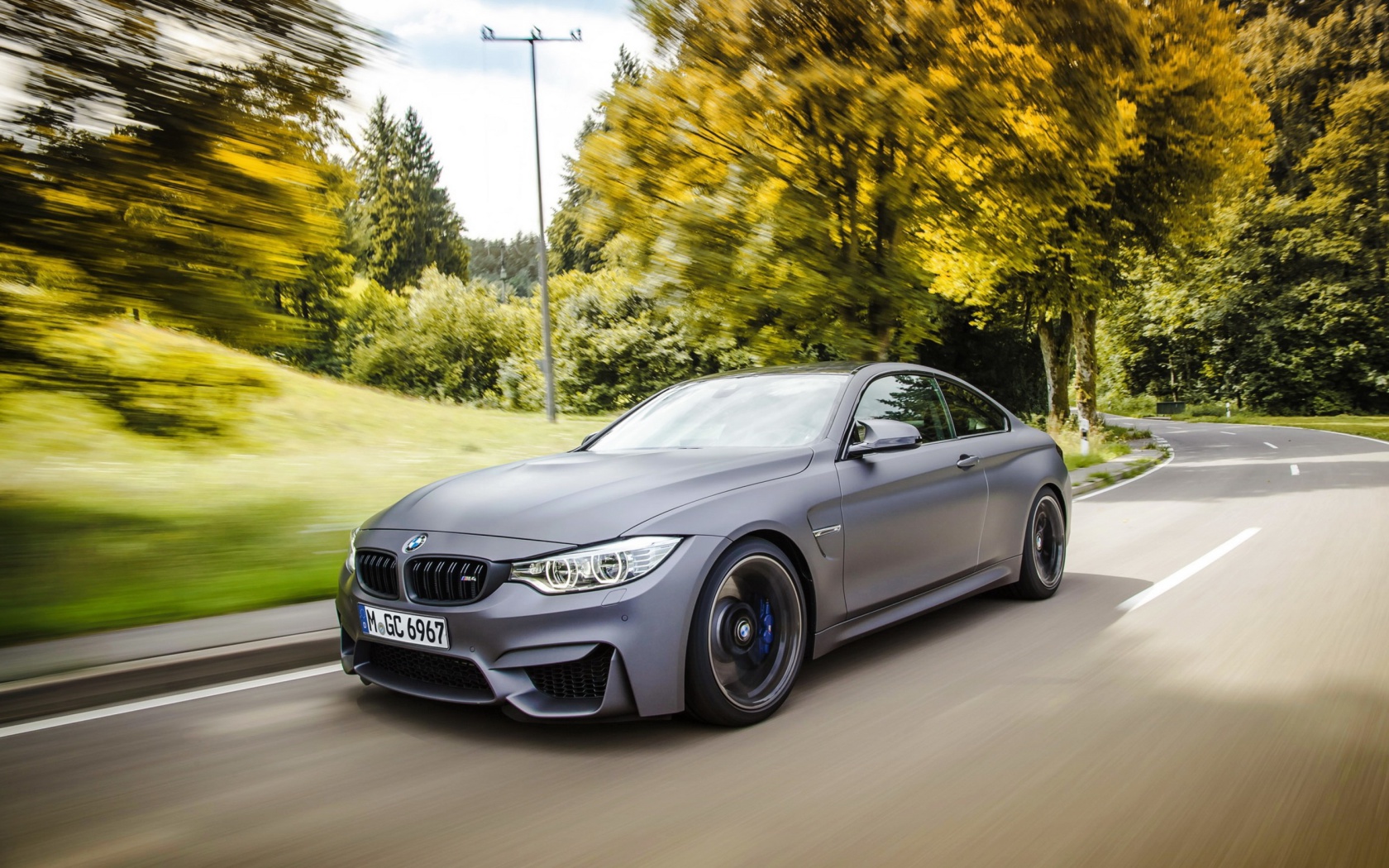 Screenshot №1 pro téma BMW M4 1680x1050