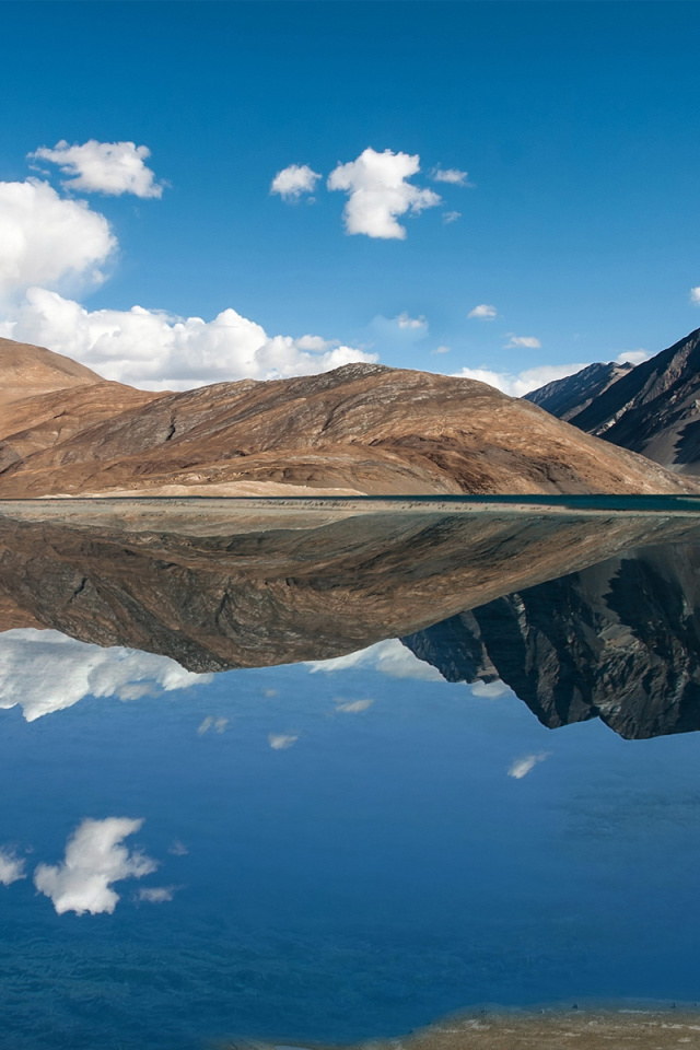 Pangong Tso lake in Tibet wallpaper 640x960