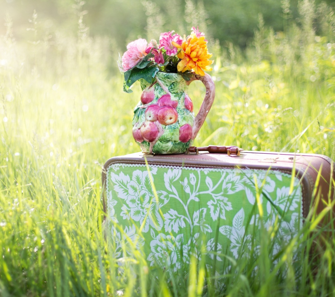 Fondo de pantalla Bouquet in Creative Vase 1080x960