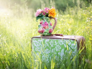Das Bouquet in Creative Vase Wallpaper 320x240