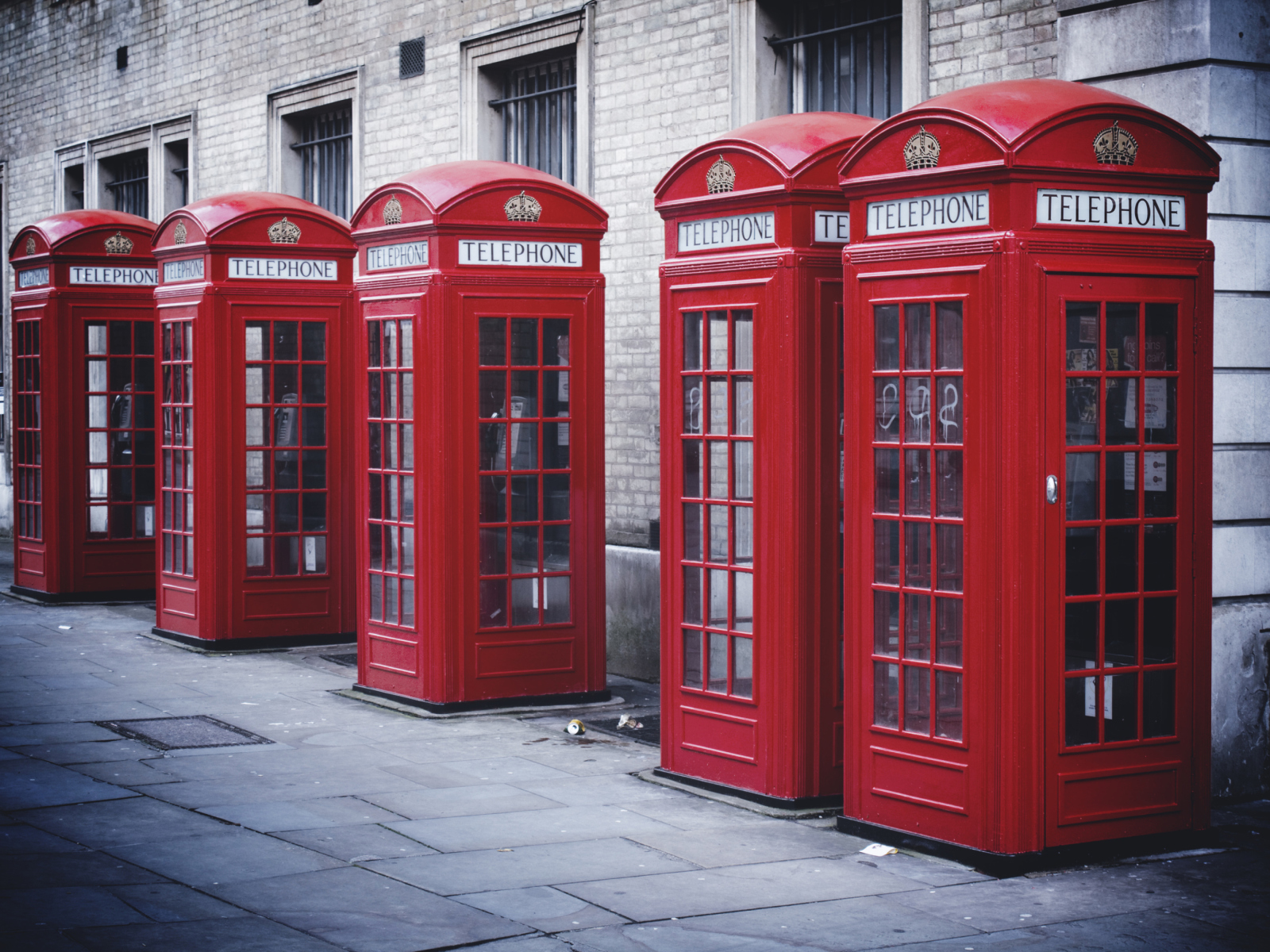 Red English Phone Booths wallpaper 1600x1200