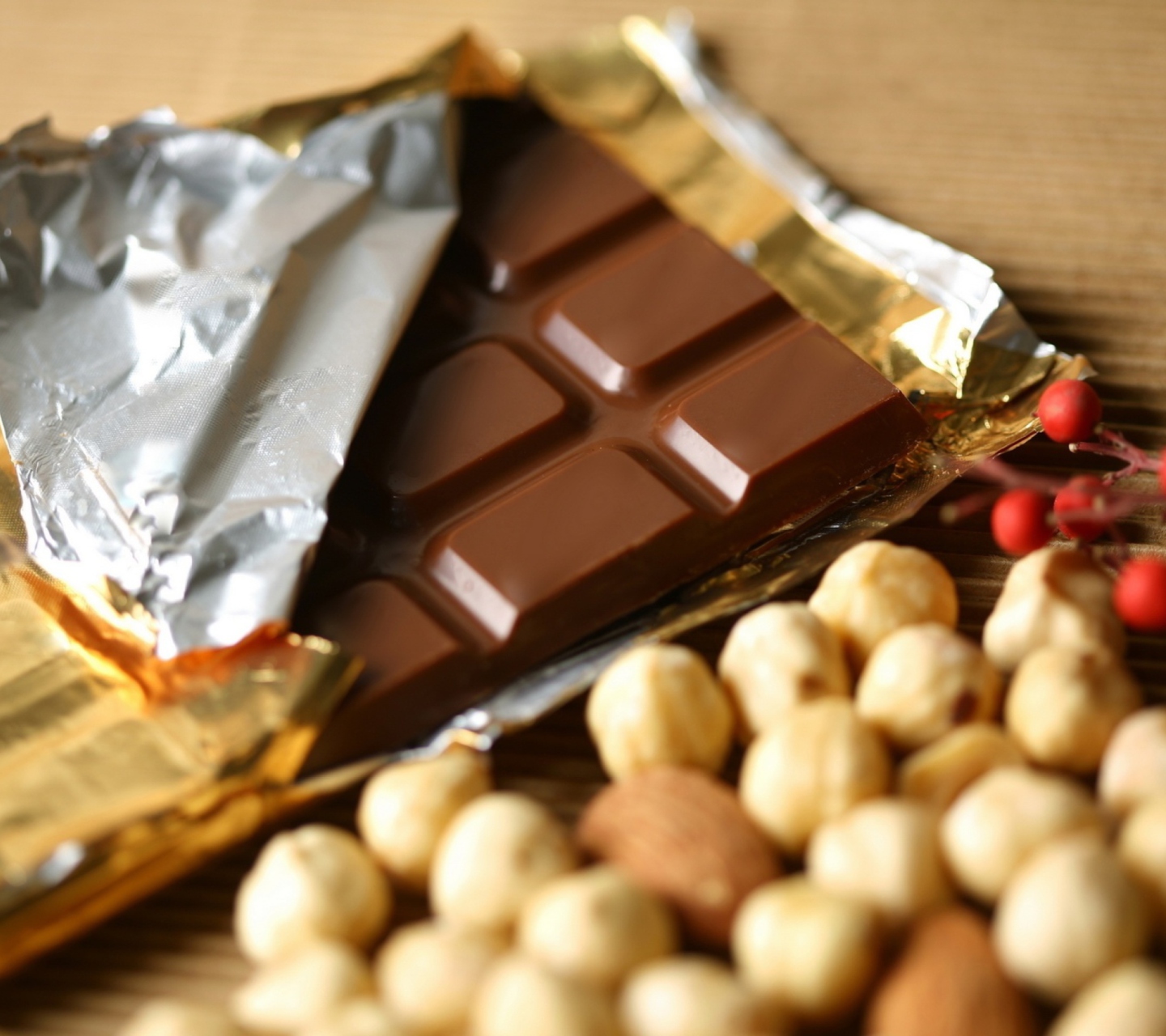 Sfondi Chocolate And Hazelnuts 1440x1280