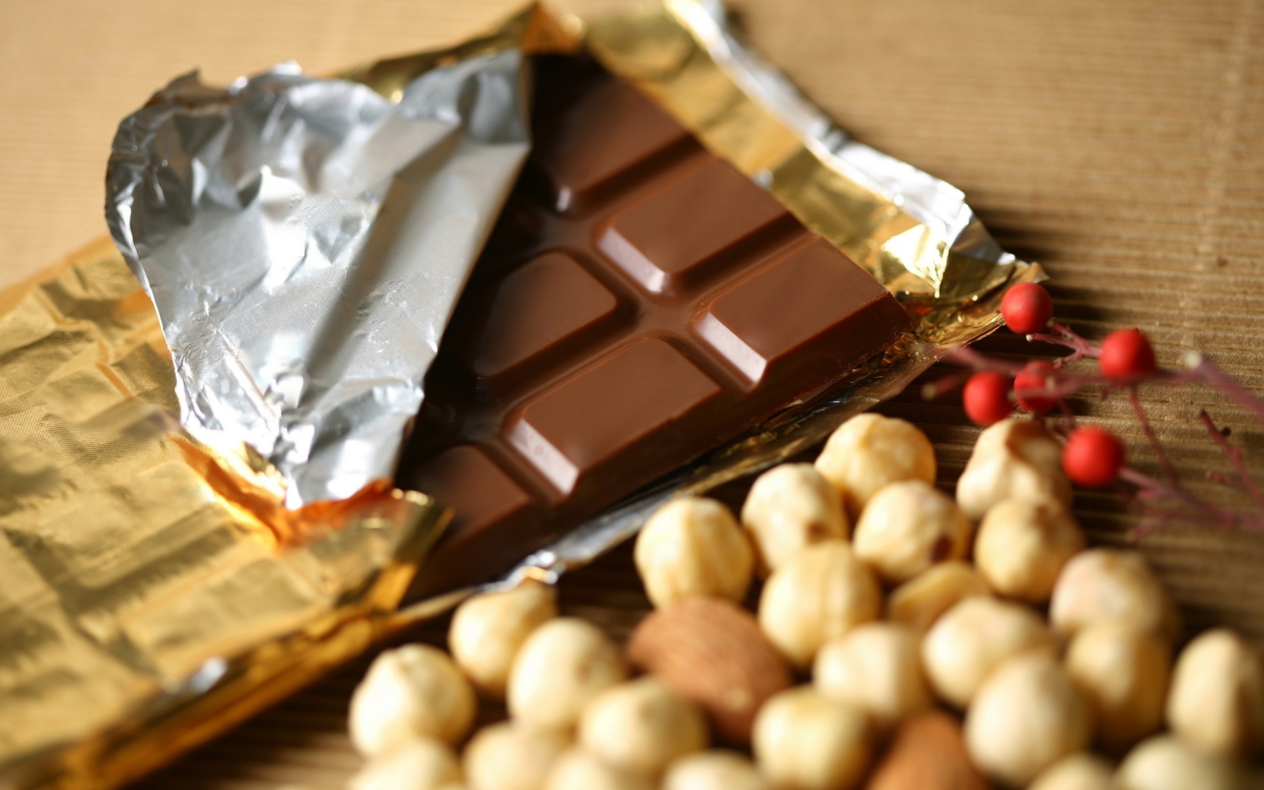 Das Chocolate And Hazelnuts Wallpaper 2560x1600