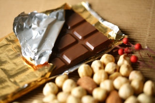 Chocolate And Hazelnuts - Obrázkek zdarma 