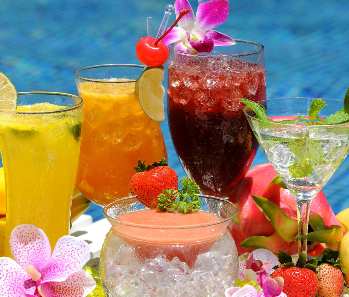 Обои Summer cocktails in hotel All Inclusive 1200x1024
