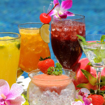 Sfondi Summer cocktails in hotel All Inclusive 208x208