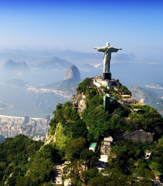 Statue Of Christ On Corcovado Hill In Rio De Janeiro Brazil - Obrázkek zdarma pro 240x400