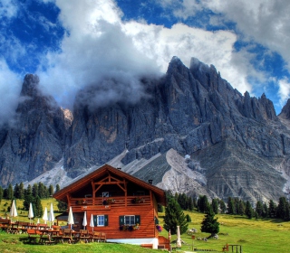 Wooden House In Alps - Obrázkek zdarma pro 128x128