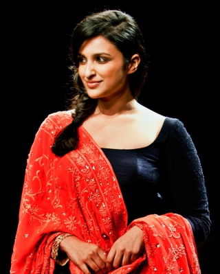 Actress Parineeti Chopra - Obrázkek zdarma pro Nokia C1-02