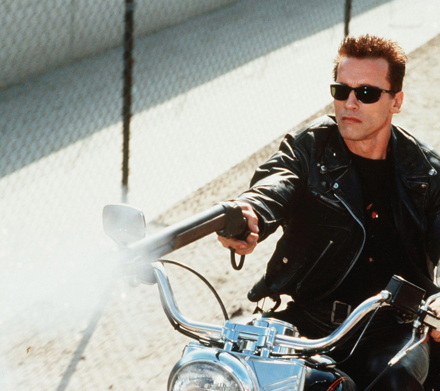 Обои Arnold Schwarzenegger in Terminator 2 1440x1280