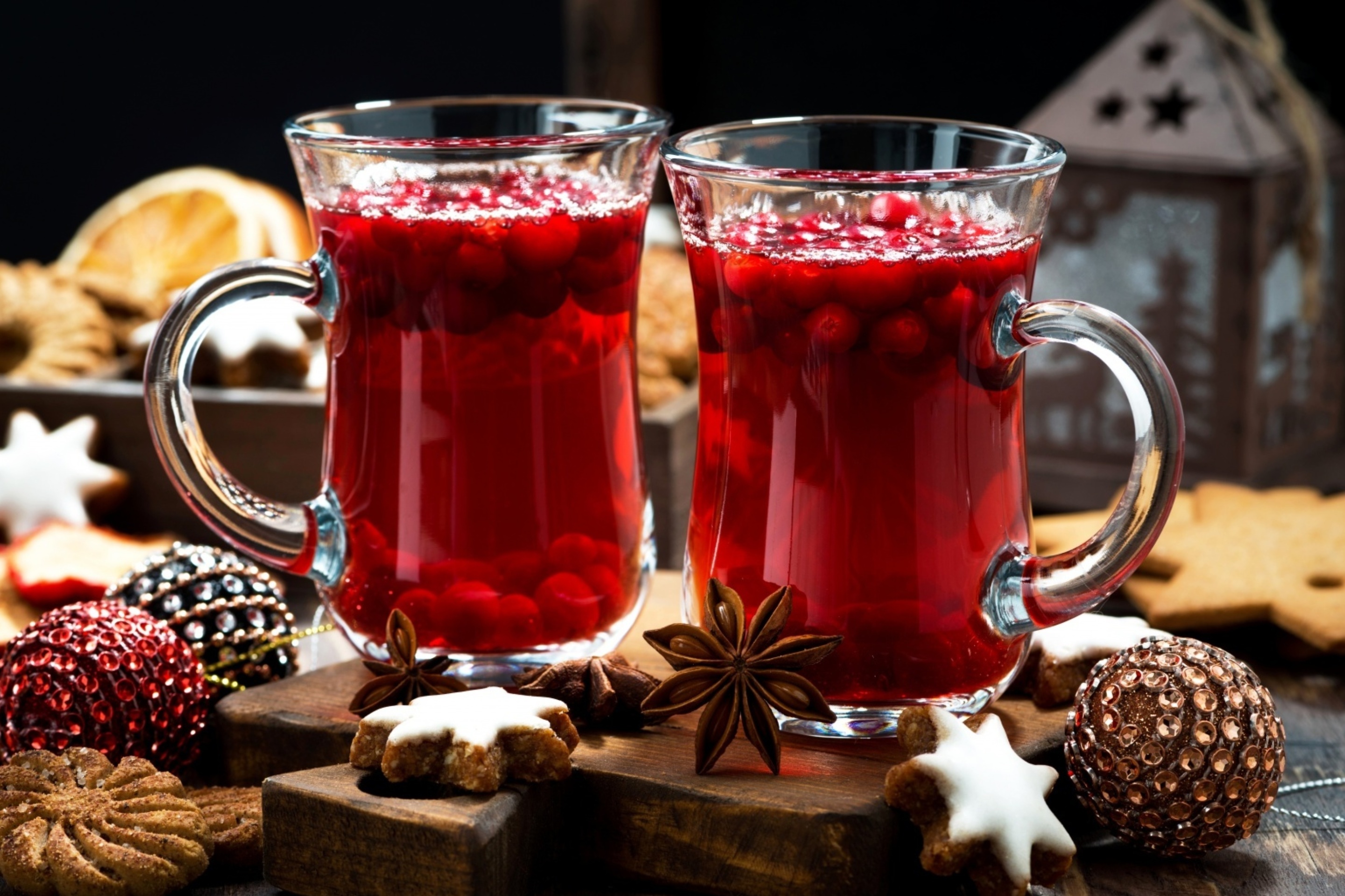 Cake and mulled wine wallpaper 2880x1920
