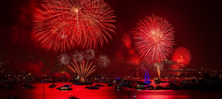 Screenshot №1 pro téma Asian Holiday fireworks 720x320