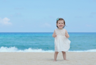 Little Angel At Beach Background for Android, iPhone and iPad