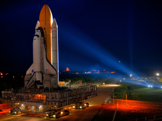 Fondo de pantalla Space Shuttle Discovery 320x240