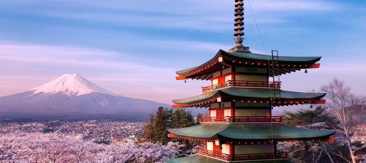 Das Chureito Pagoda near Mount Fuji Wallpaper 720x320